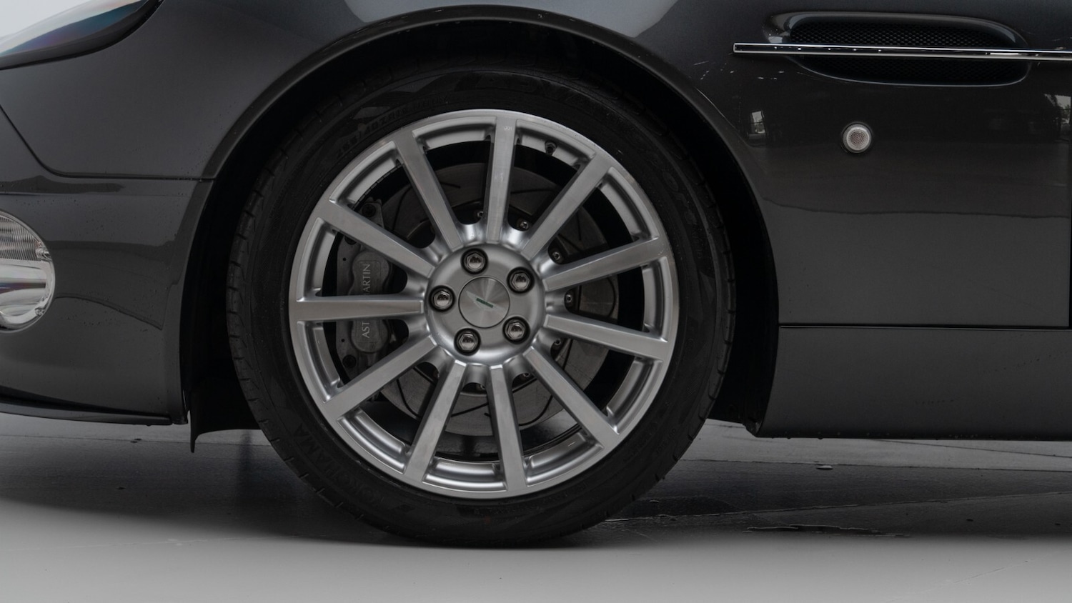 Used Aston Martin Vanquish 2007 for sale - 77971816: Photo 11