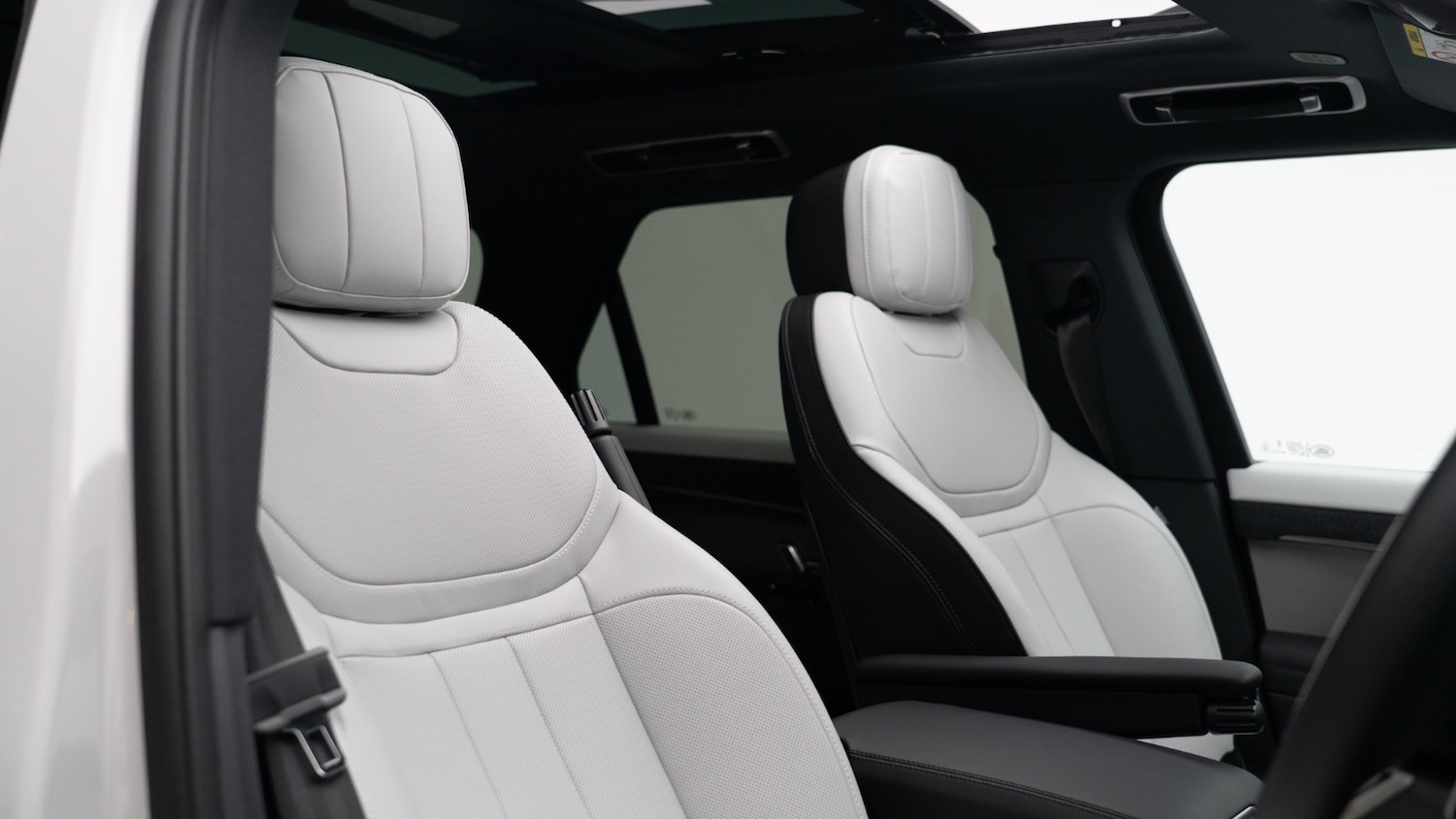 Used Land Rover Range Rover Sport 2025 for sale - 76434976: Photo 3