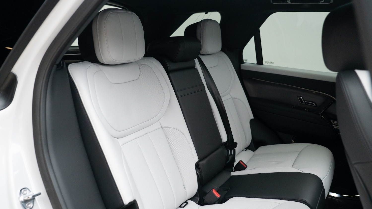 Used Land Rover Range Rover Sport 2025 for sale - 76434976: Photo 4