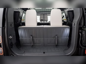 Used Land Rover Defender 2025 for sale - 78285143: Photo