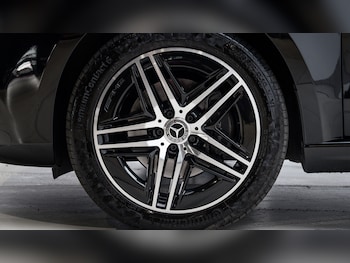 Used Mercedes-Benz V-Class 2023 for sale - 78846802: Photo