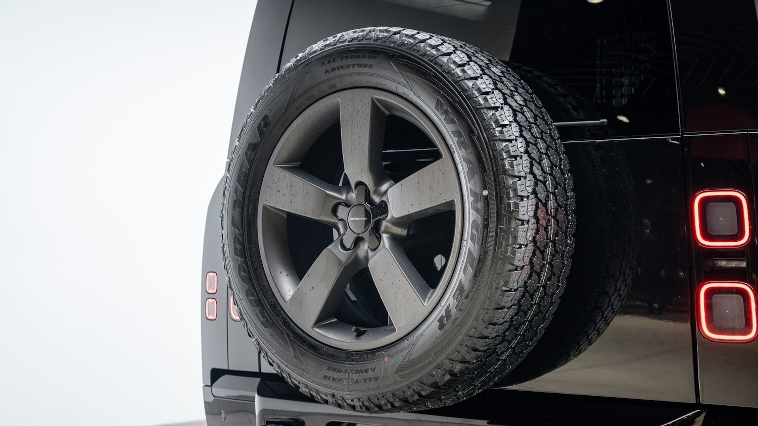 Used Land Rover Defender 2025 for sale - 77111315: Photo 17