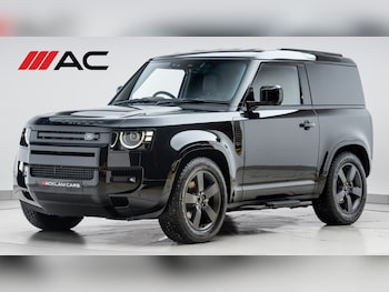 Used Land Rover Defender 2025 for sale - 77111315: Photo