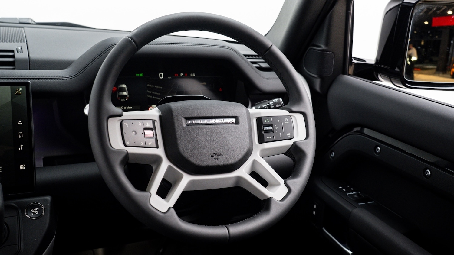 Used Land Rover Defender 2025 for sale - 77111315: Photo 31