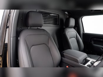 Used Land Rover Defender 2025 for sale - 77111315: Photo