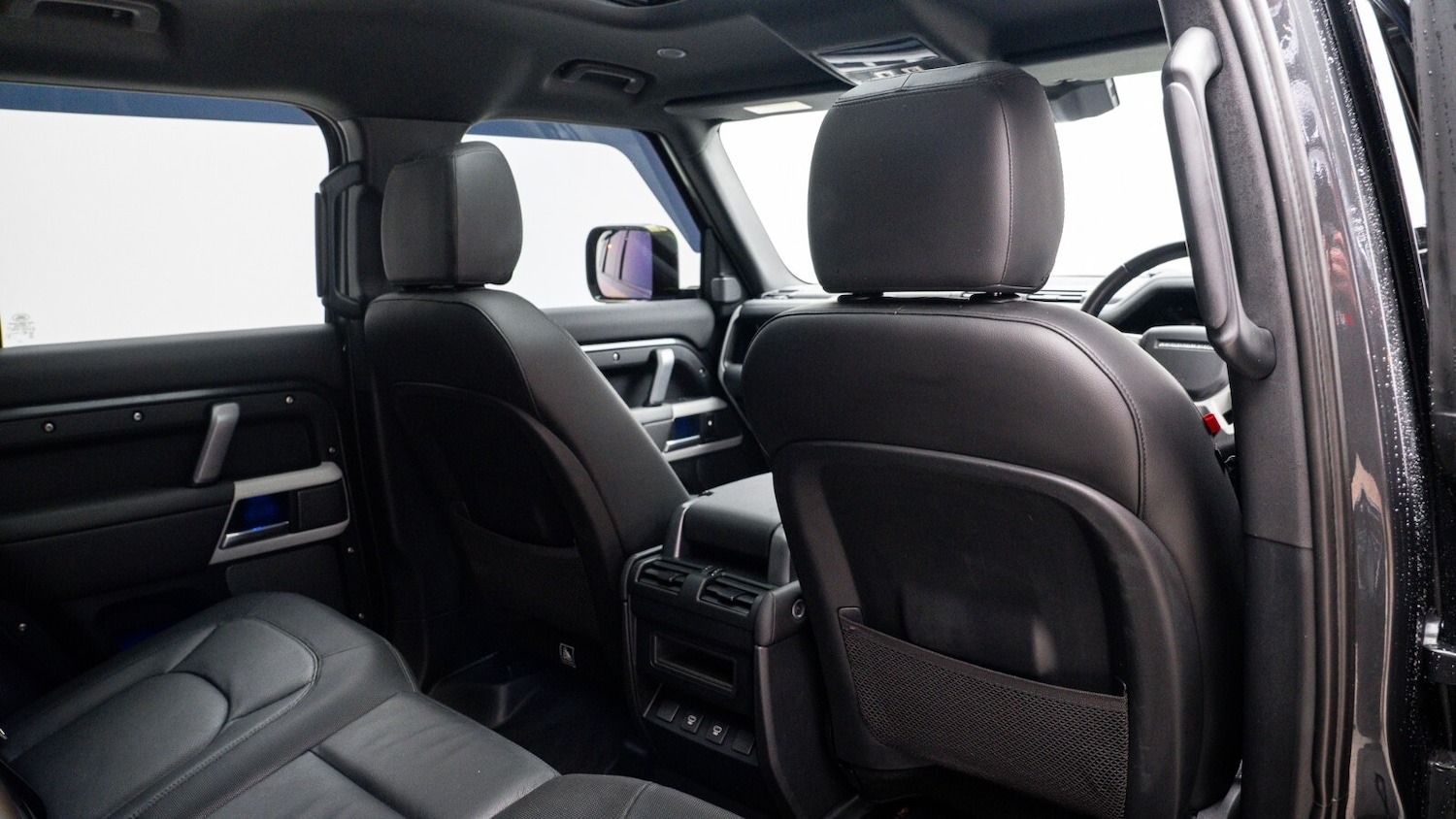 Used Land Rover Defender 2024 for sale - 78041946: Photo 10