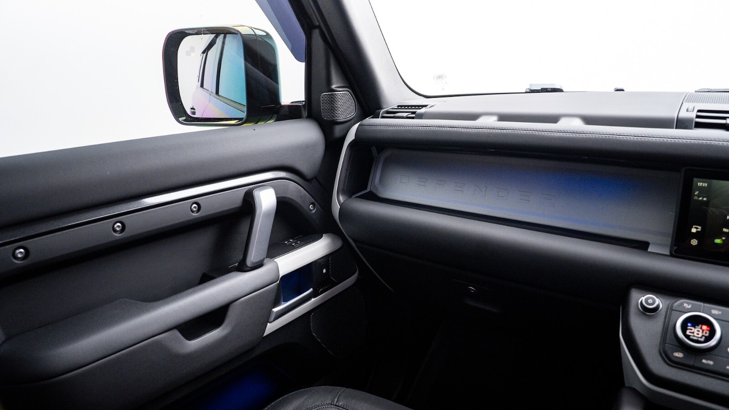 Used Land Rover Defender 2024 for sale - 78041946: Photo 22