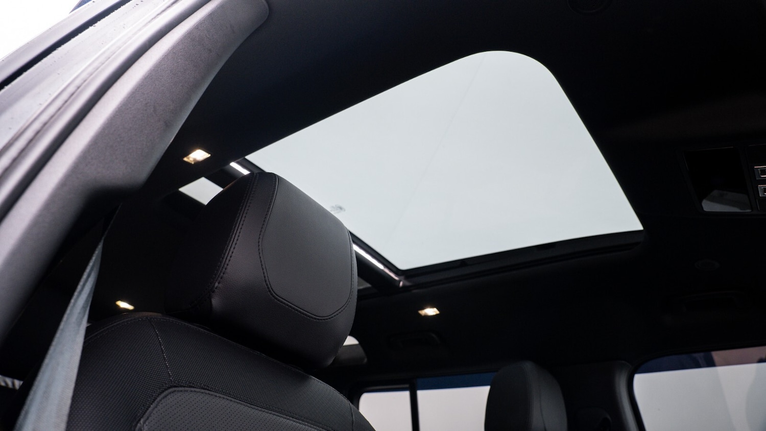 Used Land Rover Defender 2024 for sale - 78041946: Photo 24