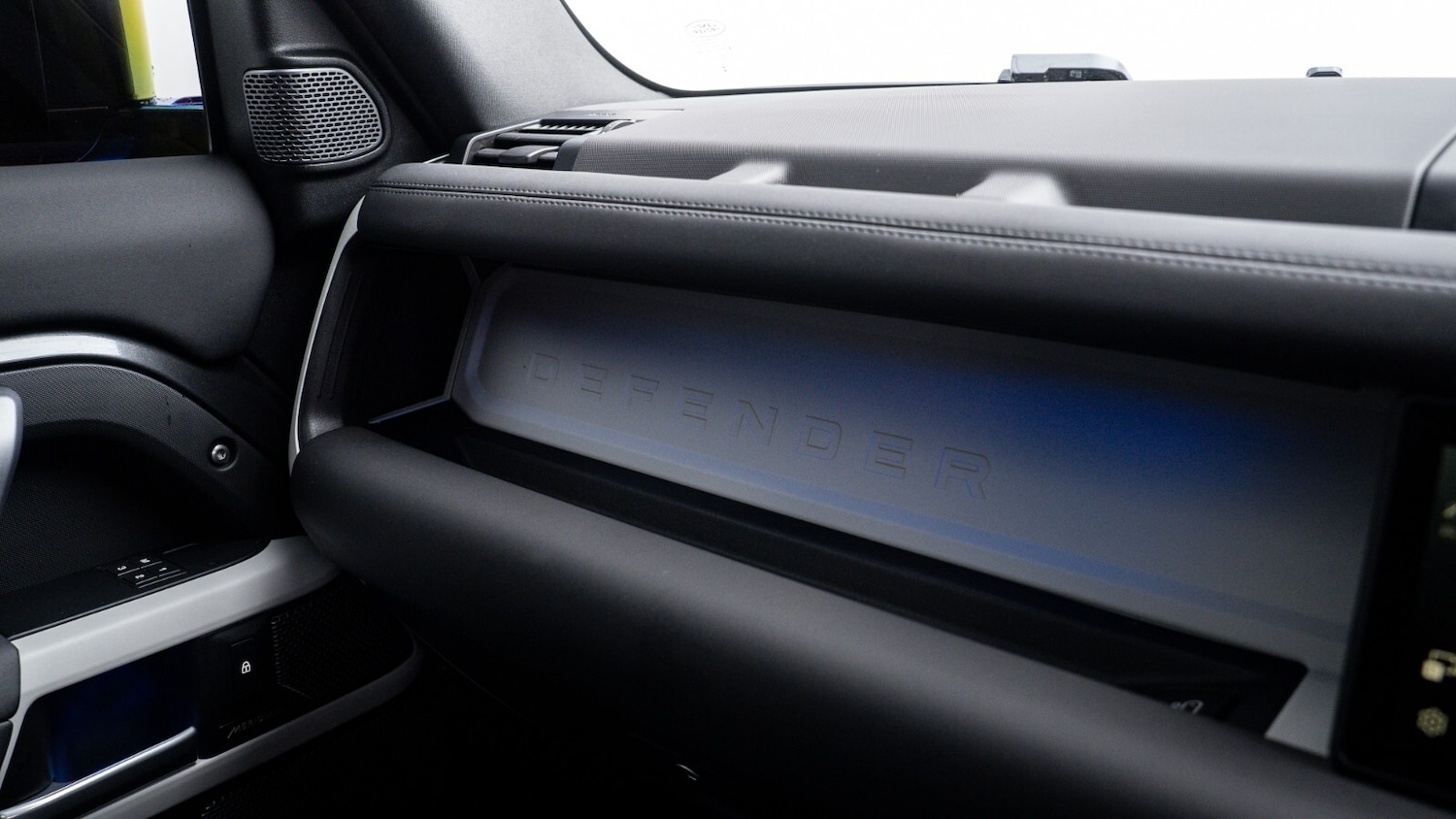 Used Land Rover Defender 2024 for sale - 78041946: Photo 31