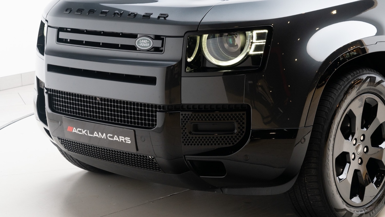 Used Land Rover Defender 2024 for sale - 76684329: Photo 11