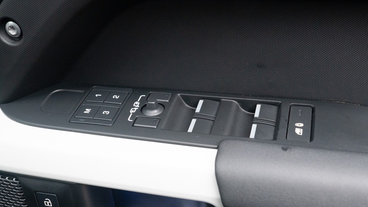 Used Land Rover Defender 2024 for sale - 76684329: Photo 28