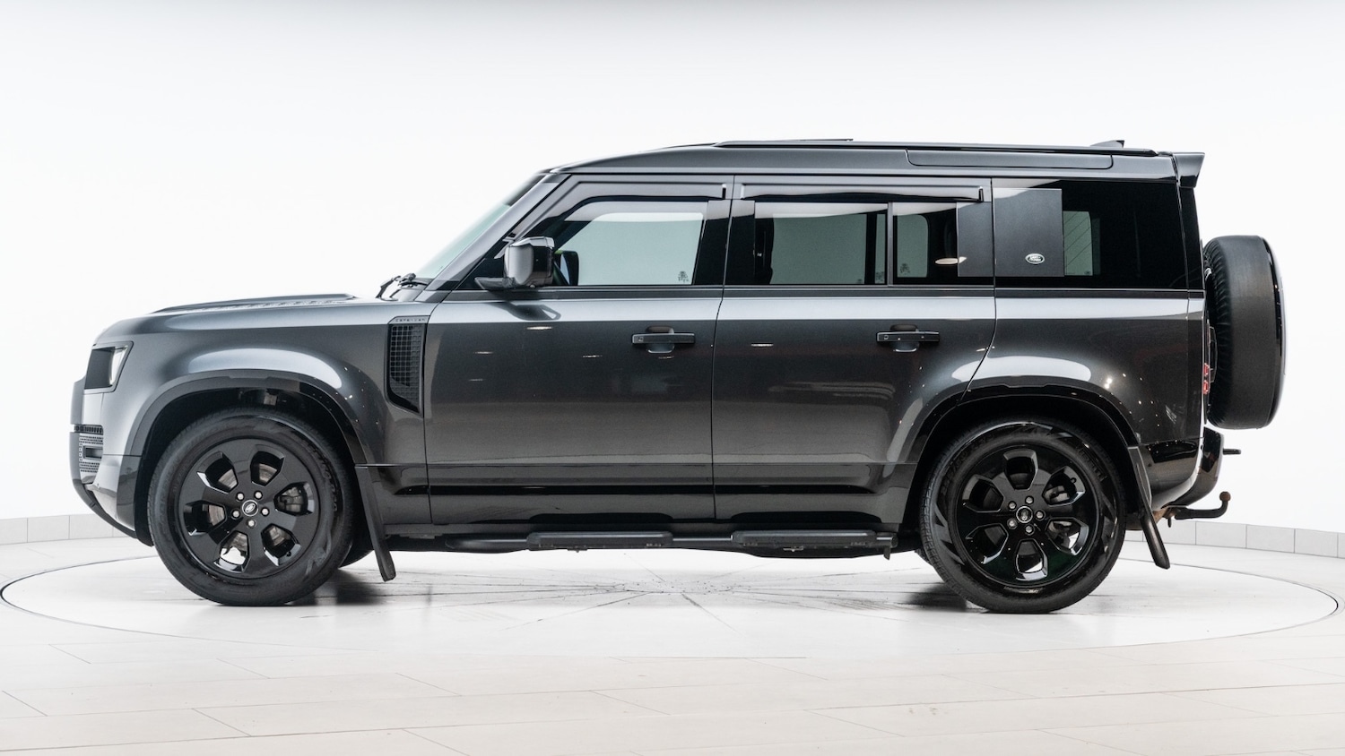 Used Land Rover Defender 2024 for sale - 76684329: Photo 5