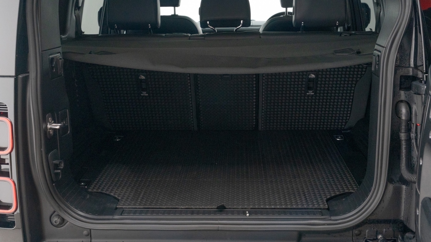 Used Land Rover Defender 2024 for sale - 76684329: Photo 8