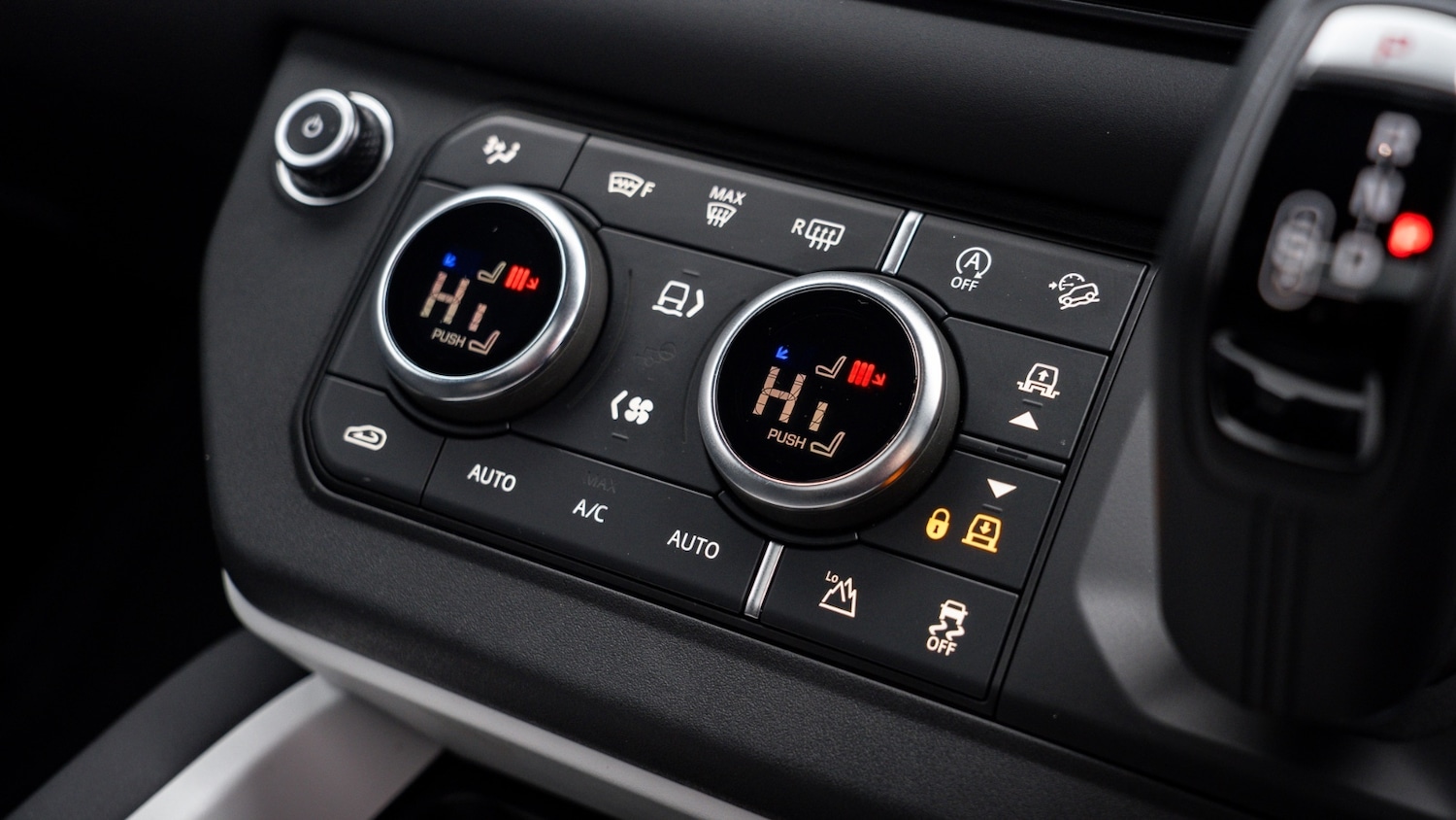 Used Land Rover Defender 2025 for sale - 77434873: Photo 32