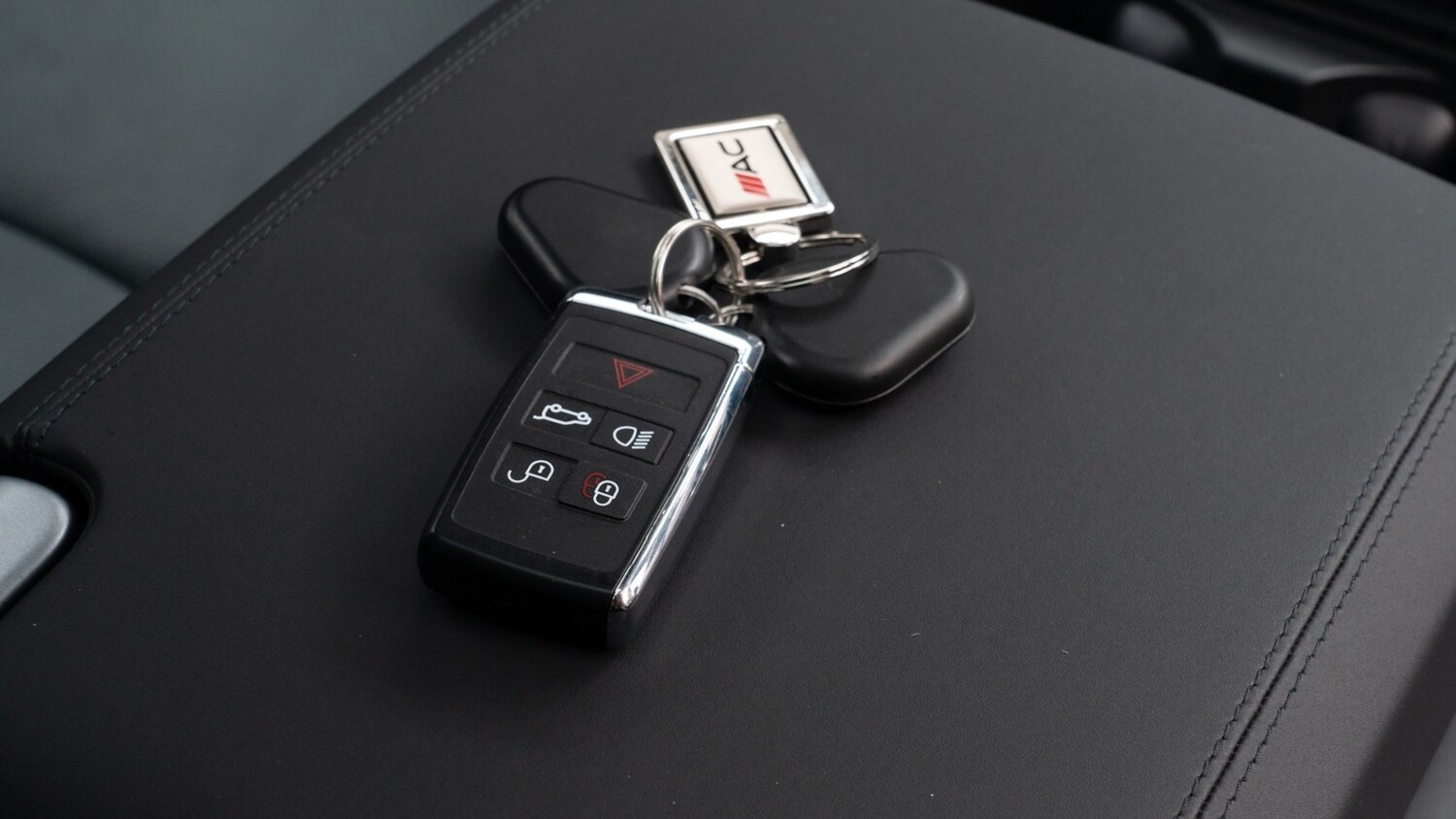 Used Land Rover Defender 2024 for sale - 78123087: Photo 16