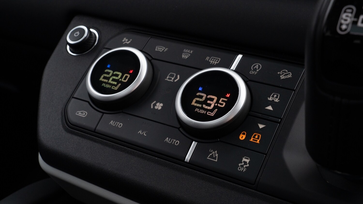 Used Land Rover Defender 2024 for sale - 78123087: Photo 24