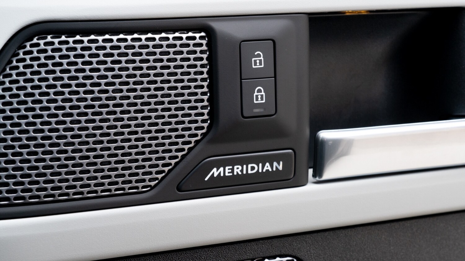 Used Land Rover Defender 2024 for sale - 78123087: Photo 32