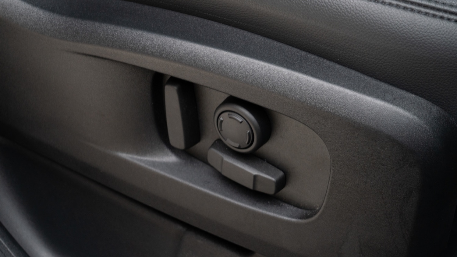 Used Land Rover Defender 2024 for sale - 78123087: Photo 33