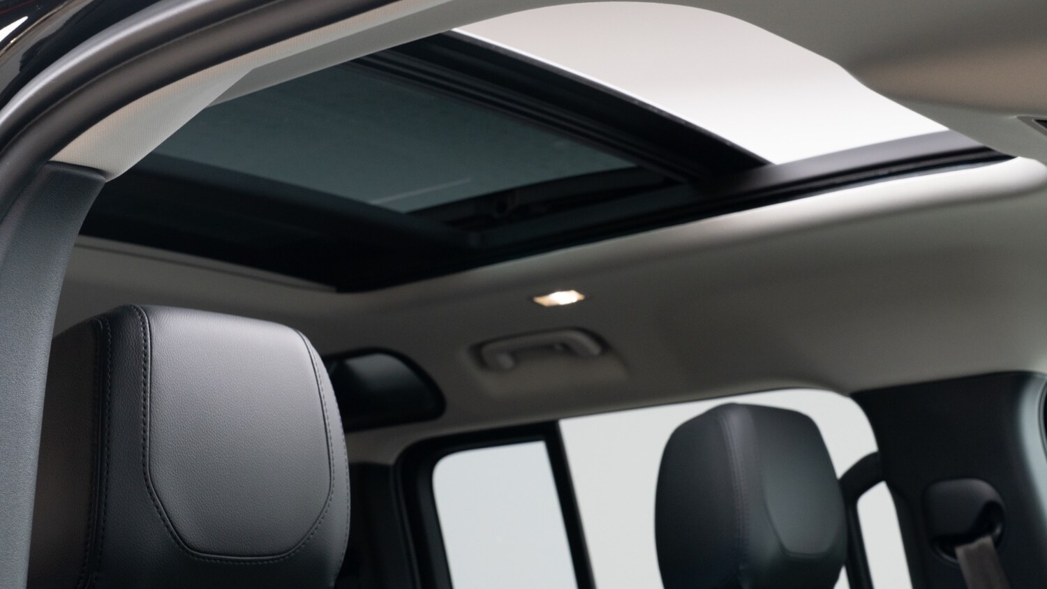 Used Land Rover Defender 2024 for sale - 78123087: Photo 34