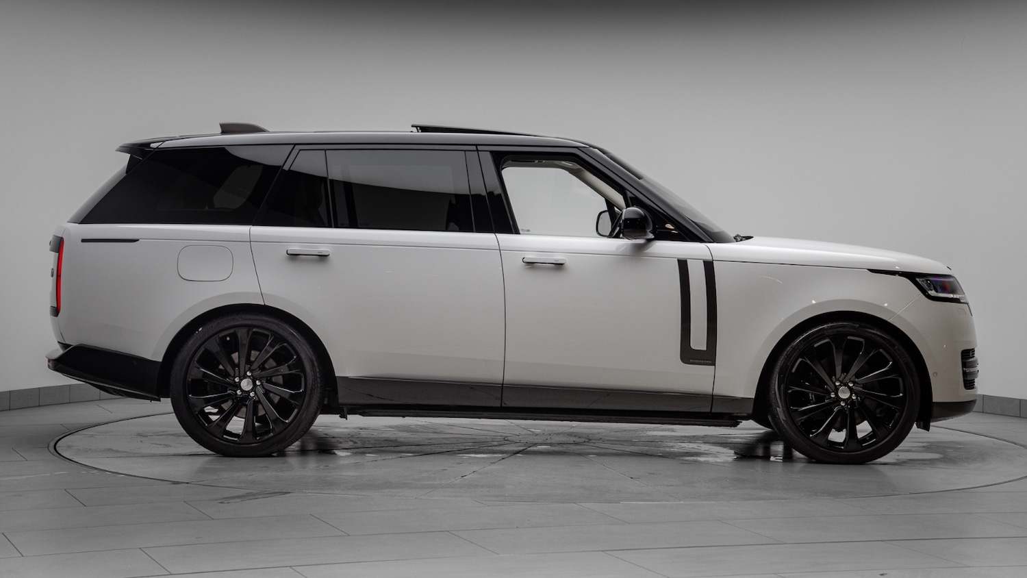 Used Land Rover Range Rover 2023 for sale - 77127501: Photo 5