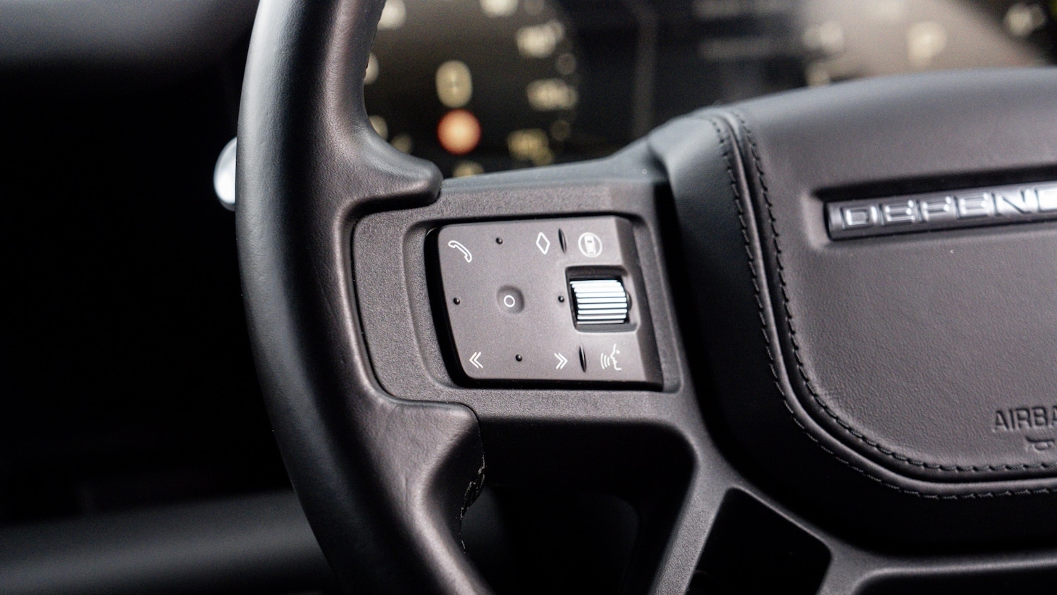 Used Land Rover Defender 2024 for sale - 76948519: Photo 11