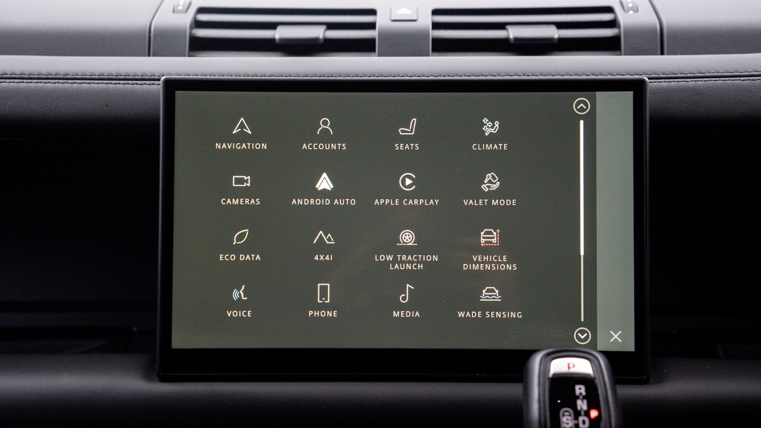 Used Land Rover Defender 2024 for sale - 76948519: Photo 14