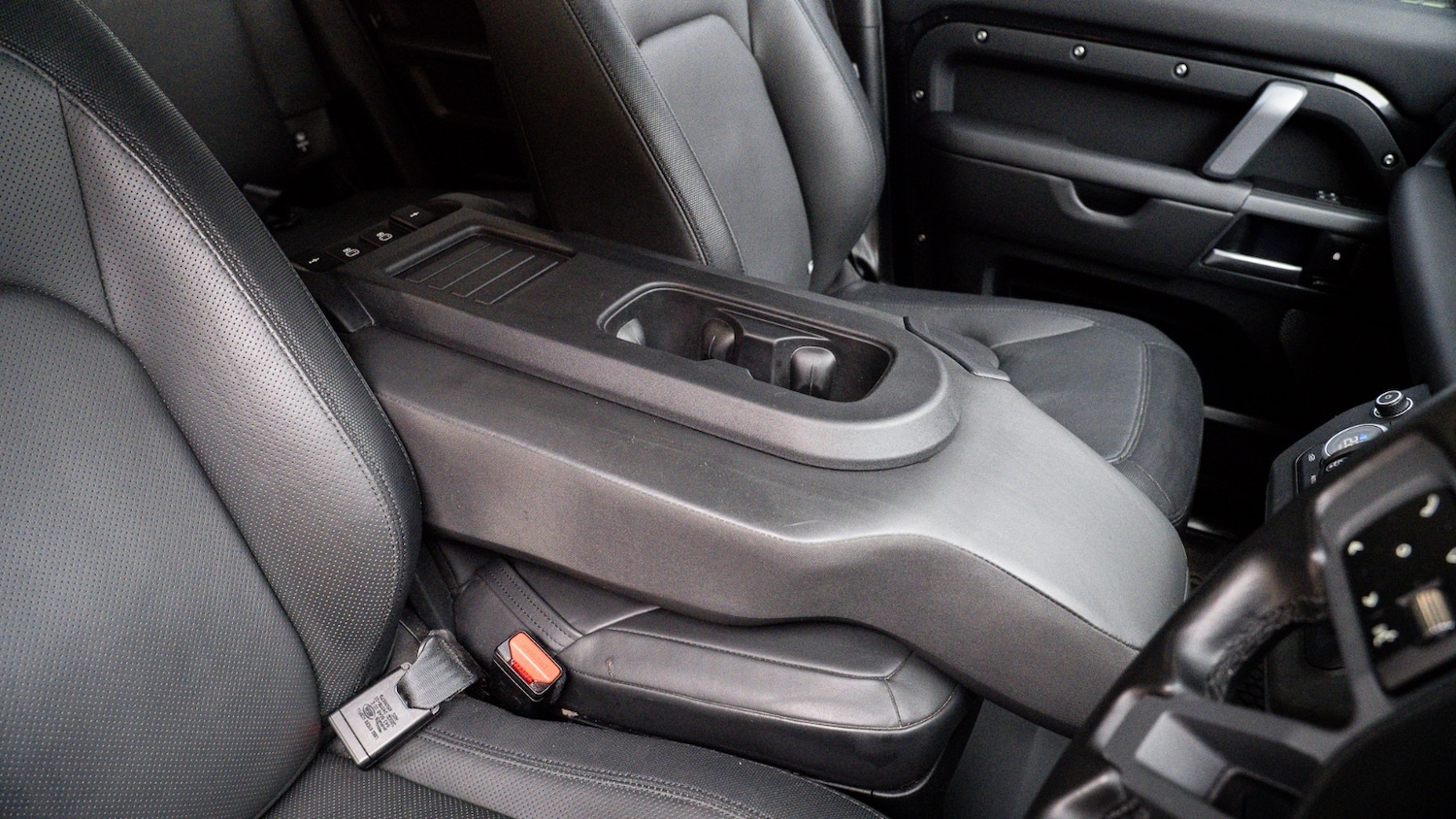 Used Land Rover Defender 2024 for sale - 76948519: Photo 18