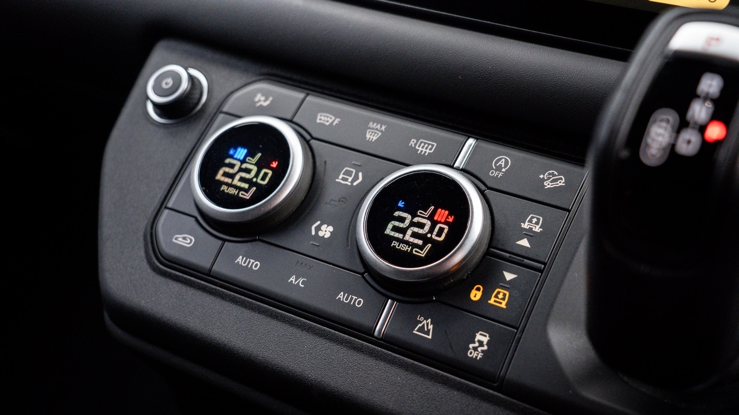 Used Land Rover Defender 2024 for sale - 76948519: Photo 22