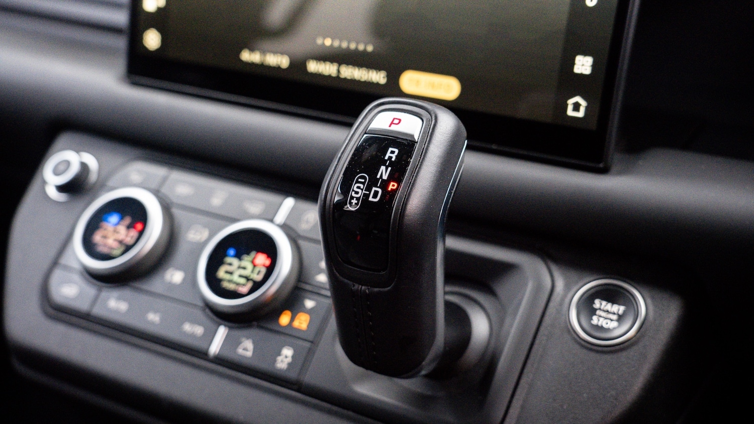 Used Land Rover Defender 2024 for sale - 76948519: Photo 23