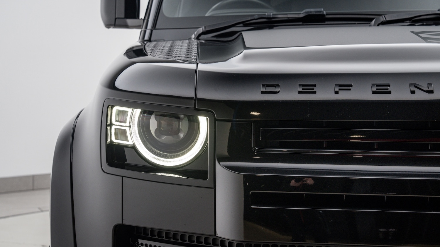 Used Land Rover Defender 2024 for sale - 76948519: Photo 29