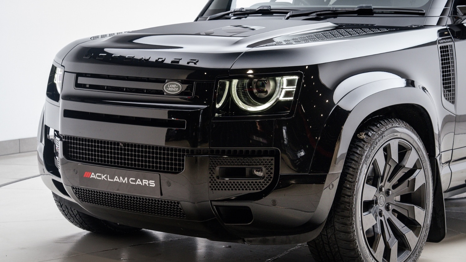 Used Land Rover Defender 2024 for sale - 76948519: Photo 30