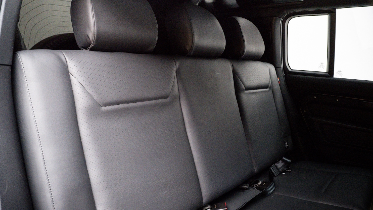 Used Land Rover Defender 2024 for sale - 76948519: Photo 5