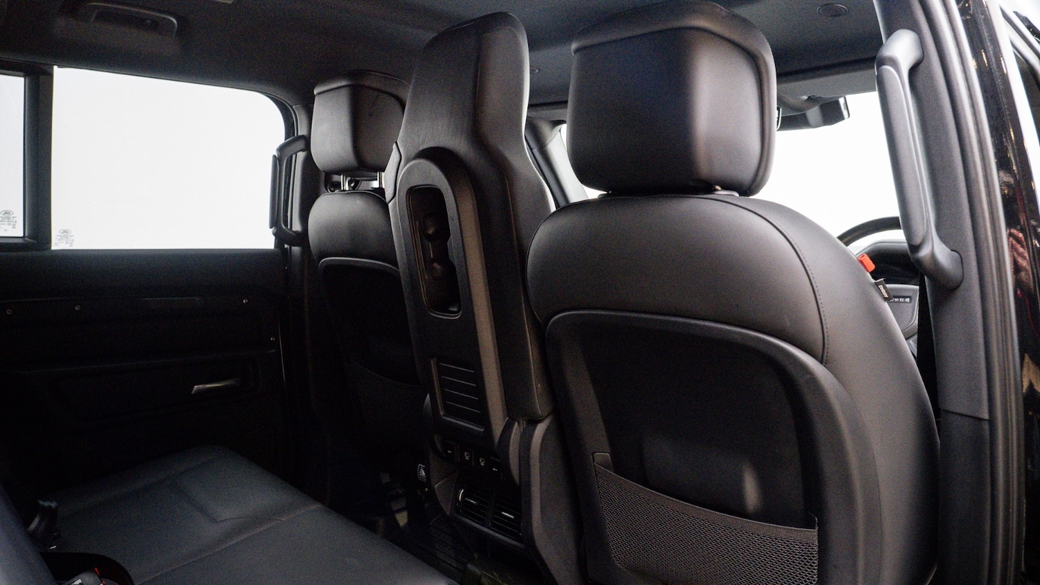 Used Land Rover Defender 2024 for sale - 76948519: Photo 9