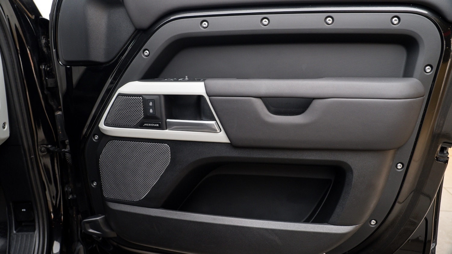 Used Land Rover Defender 2024 for sale - 78000112: Photo 24