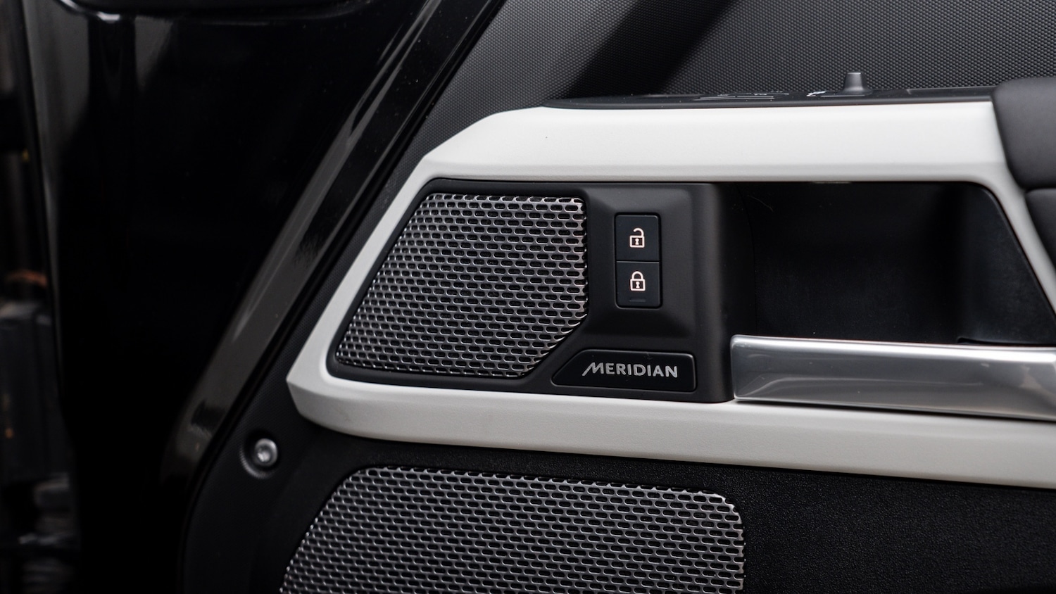 Used Land Rover Defender 2024 for sale - 78000112: Photo 25