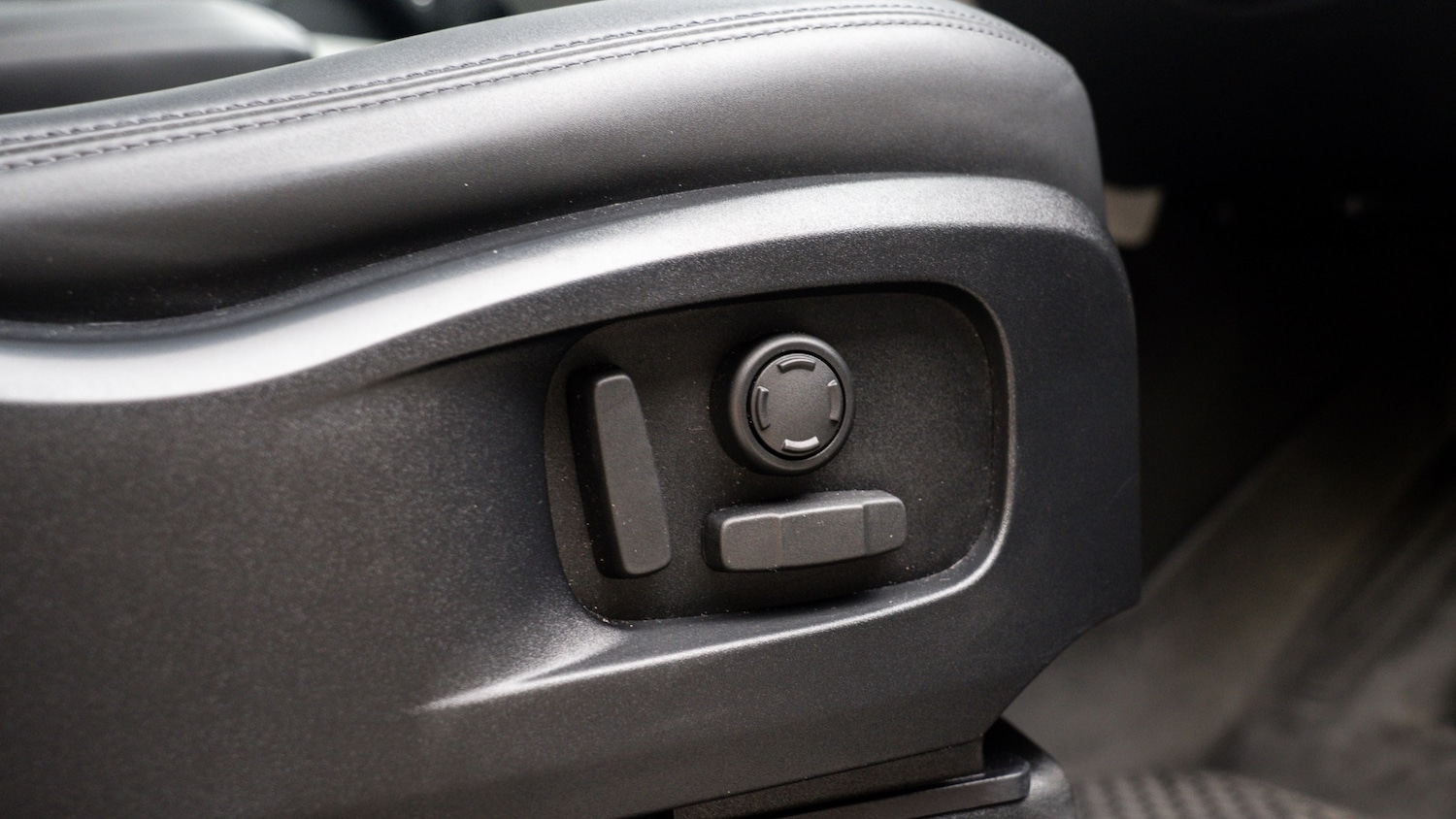 Used Land Rover Defender 2024 for sale - 78000112: Photo 26