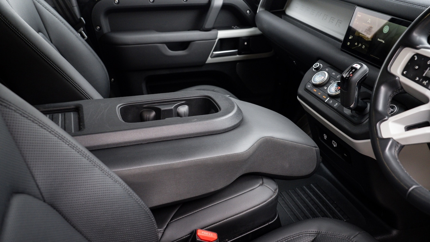 Used Land Rover Defender 2024 for sale - 78000112: Photo 30