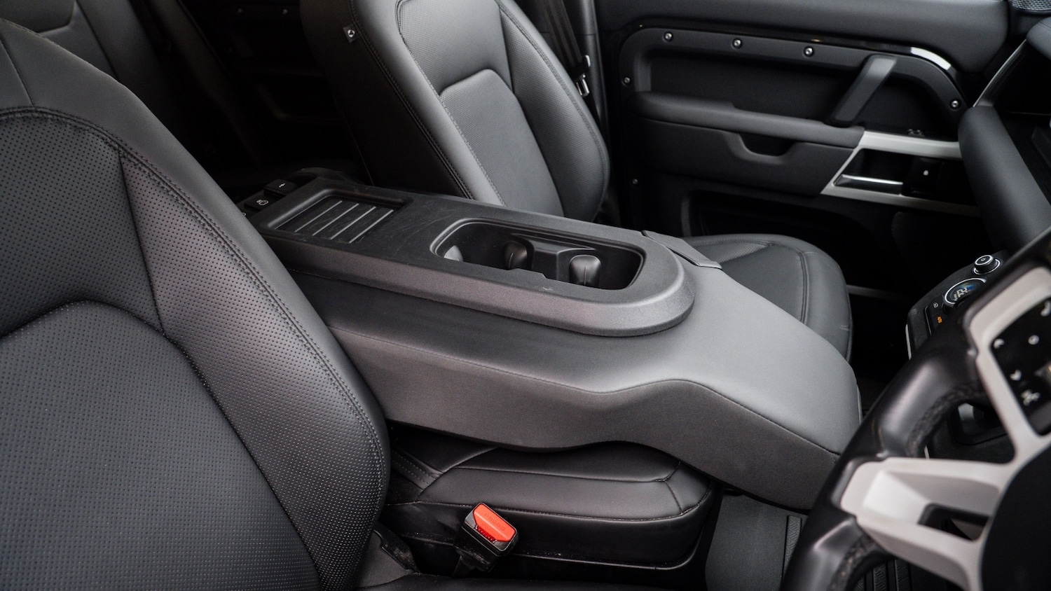 Used Land Rover Defender 2024 for sale - 78000112: Photo 31