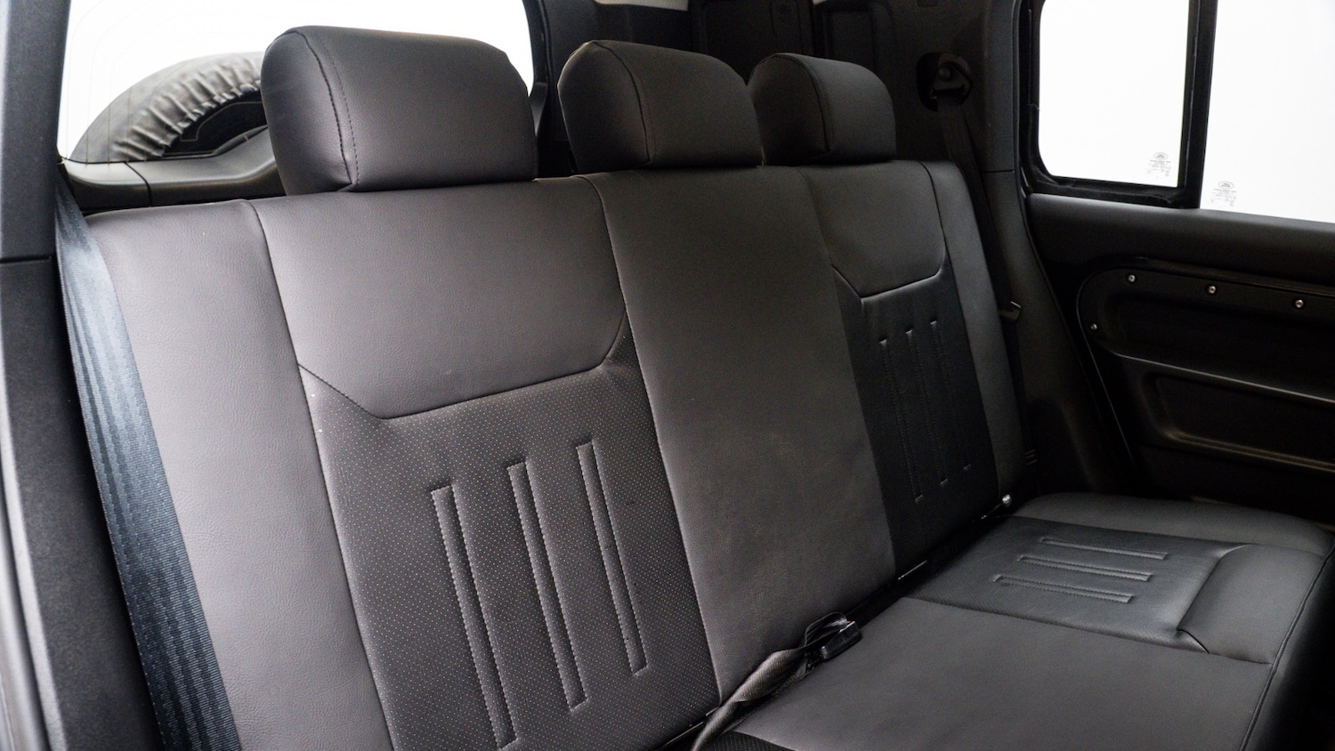 Used Land Rover Defender 2024 for sale - 78000112: Photo 4