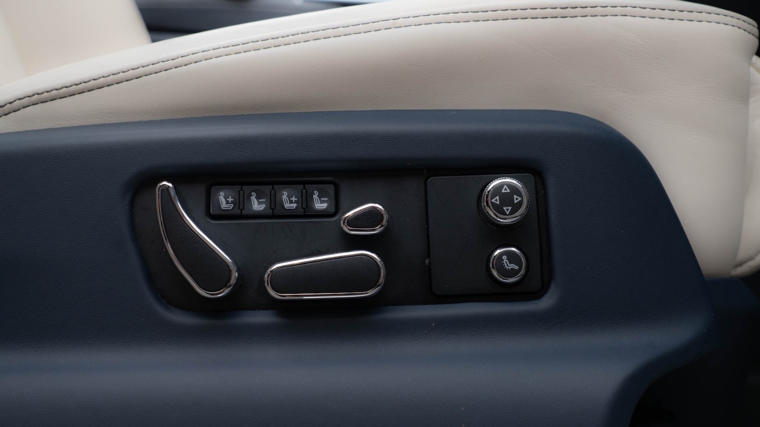 Used Bentley Bentayga 2022 for sale - 77630785: Photo 20