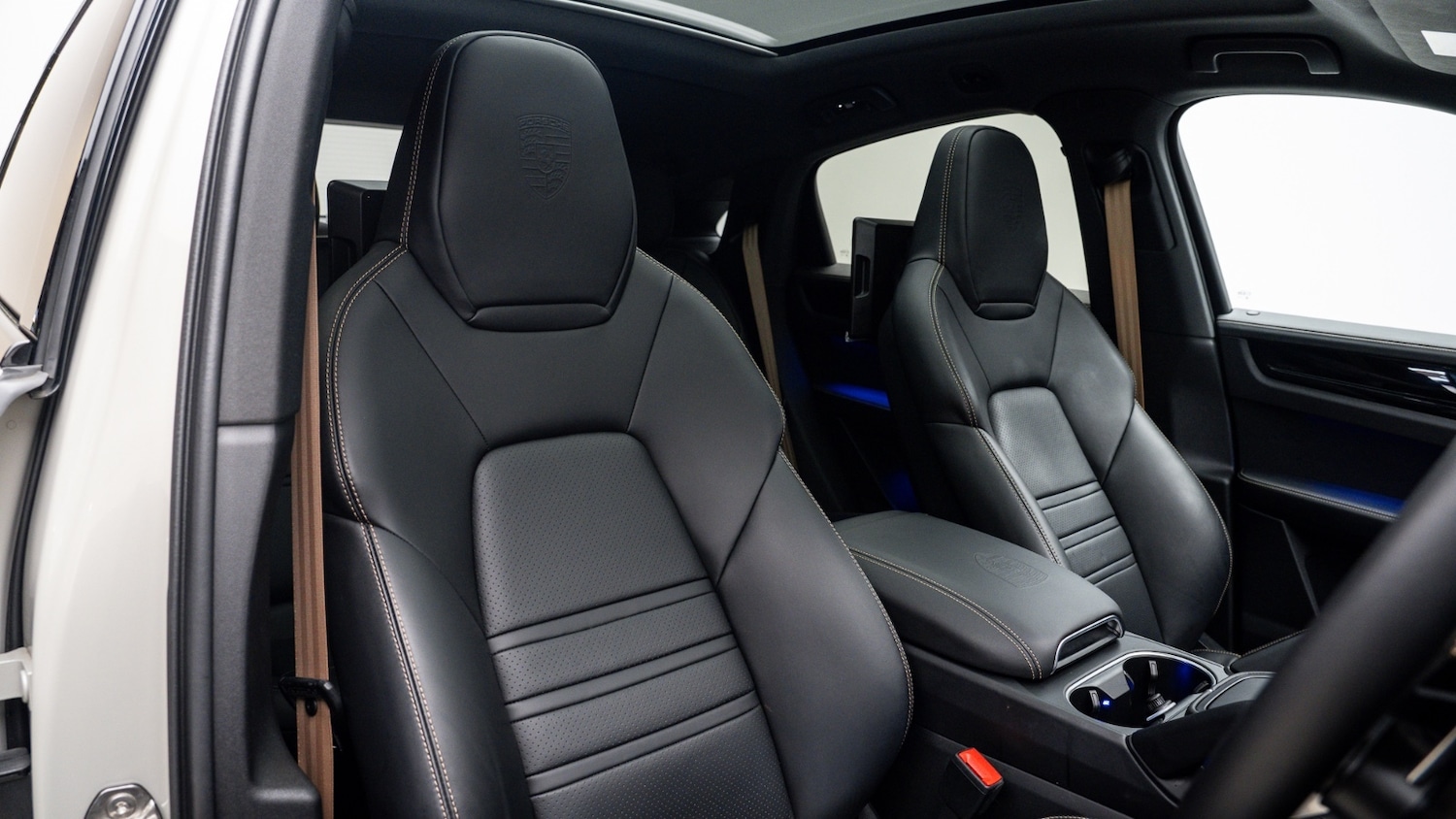 Used Porsche Cayenne 2023 for sale - 78102911: Photo 3