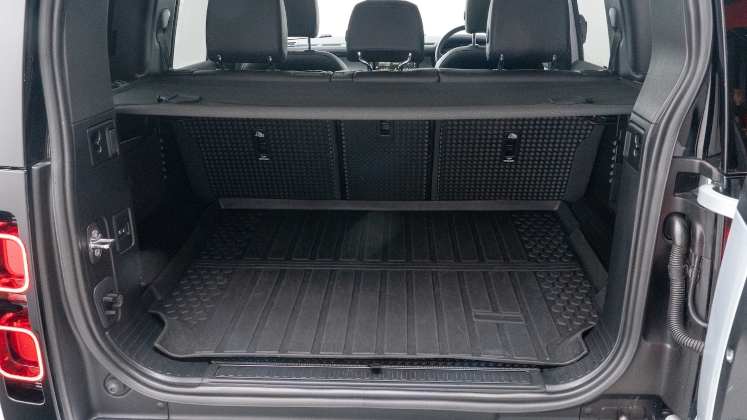 Used Land Rover Defender 2022 for sale - 76494042: Photo 13