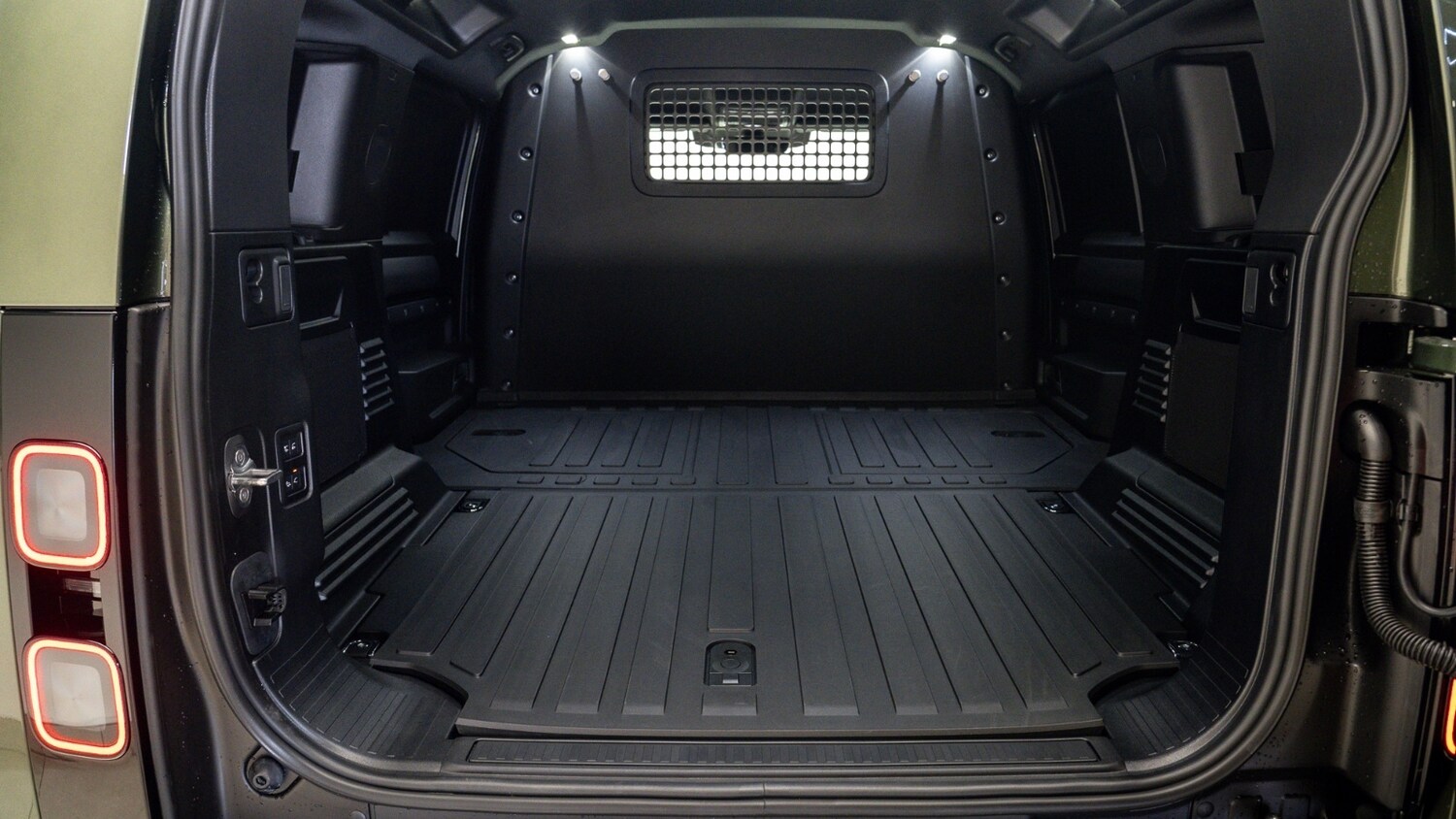 Used Land Rover Defender 2026 for sale - 78080978: Photo 4