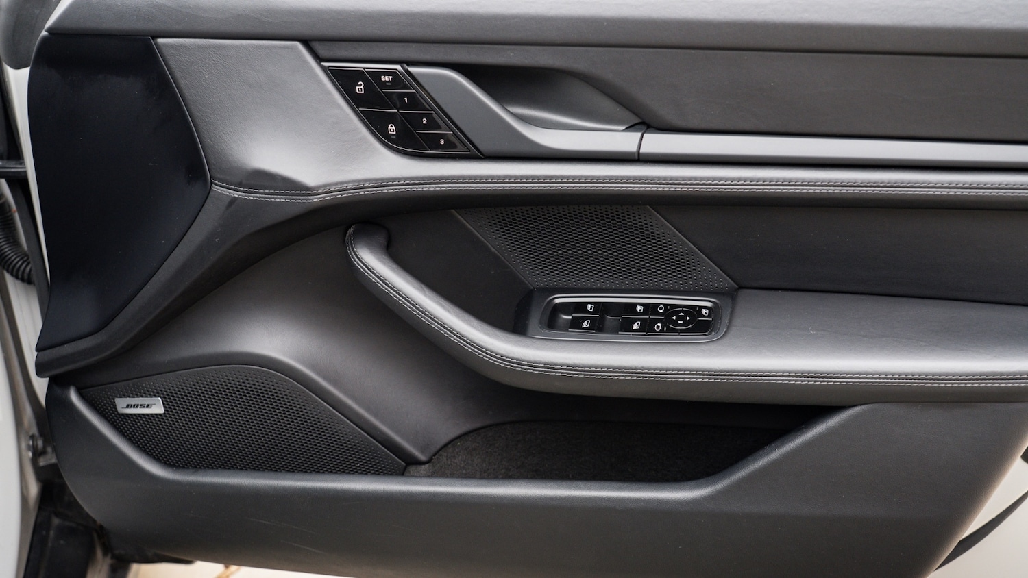 Used Porsche Taycan 2021 for sale - 77261564: Photo 29