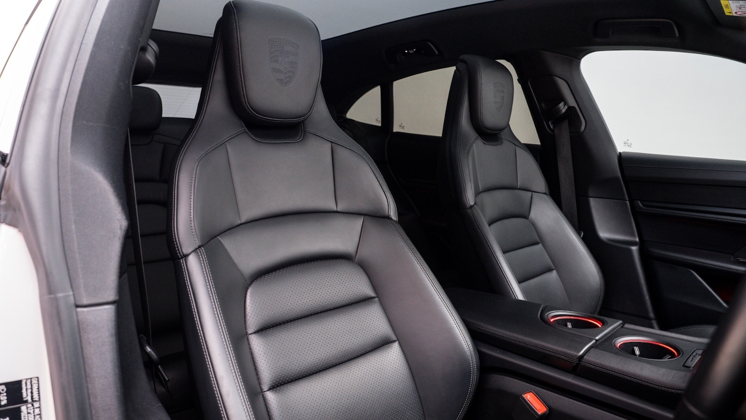 Used Porsche Taycan 2021 for sale - 77261564: Photo 3