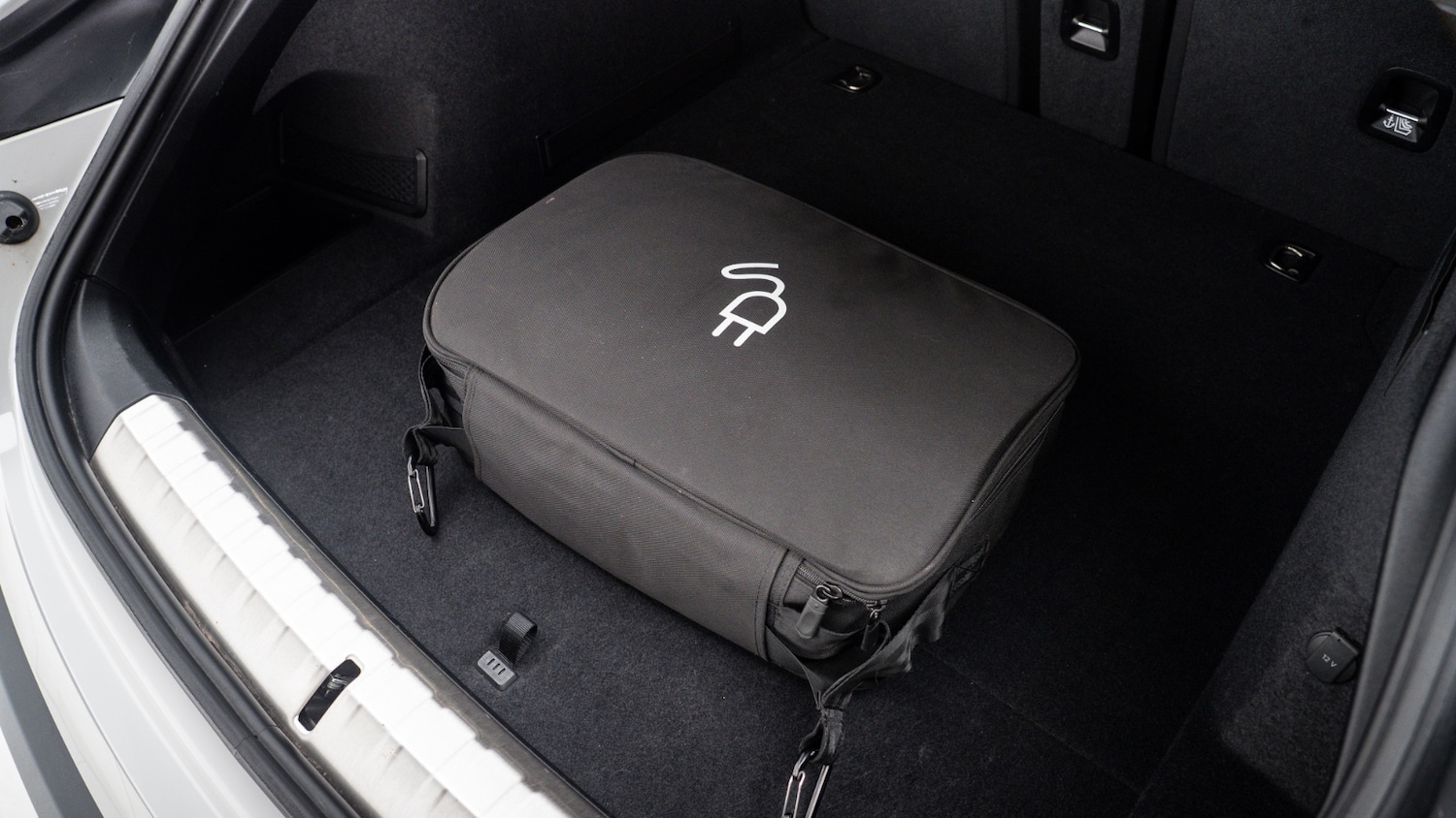 Used Porsche Taycan 2021 for sale - 77261564: Photo 37