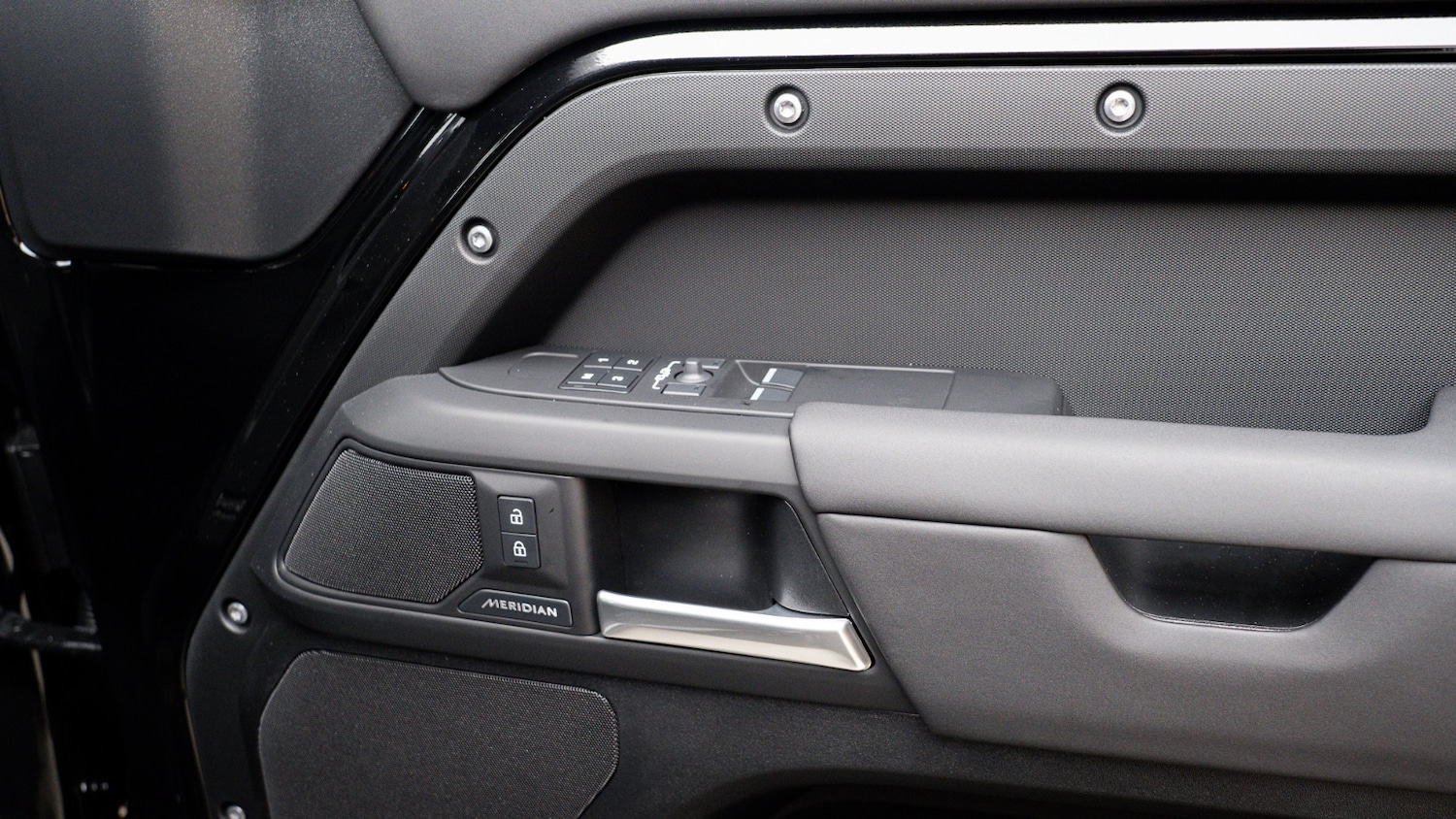 Used Land Rover Defender 2025 for sale - 76954288: Photo 11