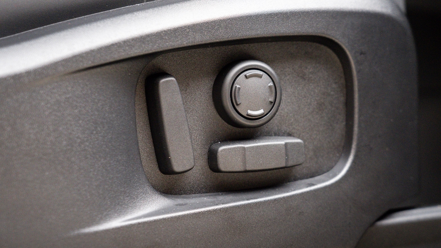 Used Land Rover Defender 2025 for sale - 76954288: Photo 13