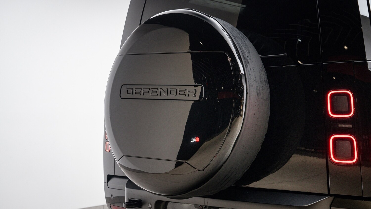 Used Land Rover Defender 2025 for sale - 76954288: Photo 35