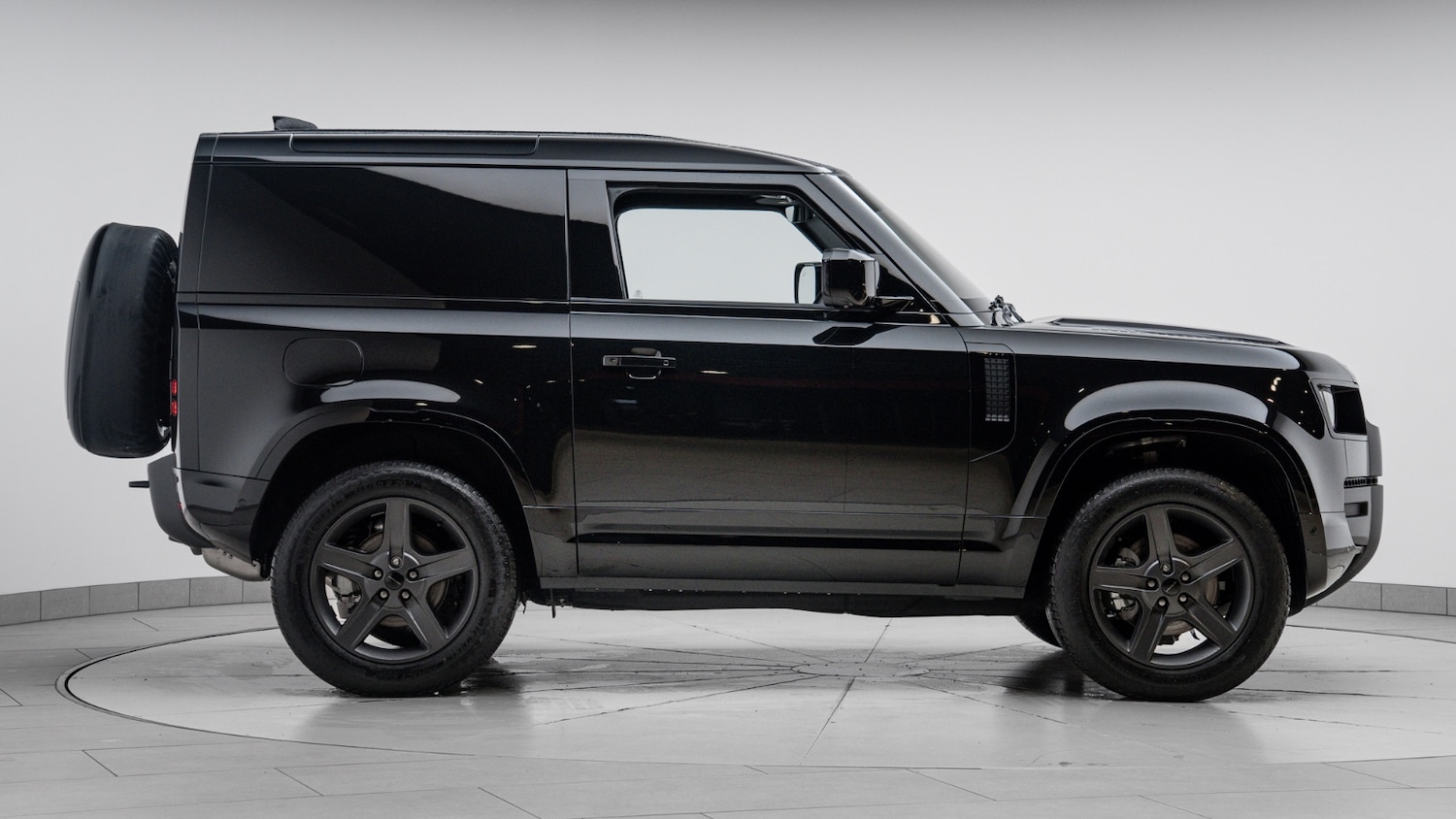 Used Land Rover Defender 2025 for sale - 76954288: Photo 5